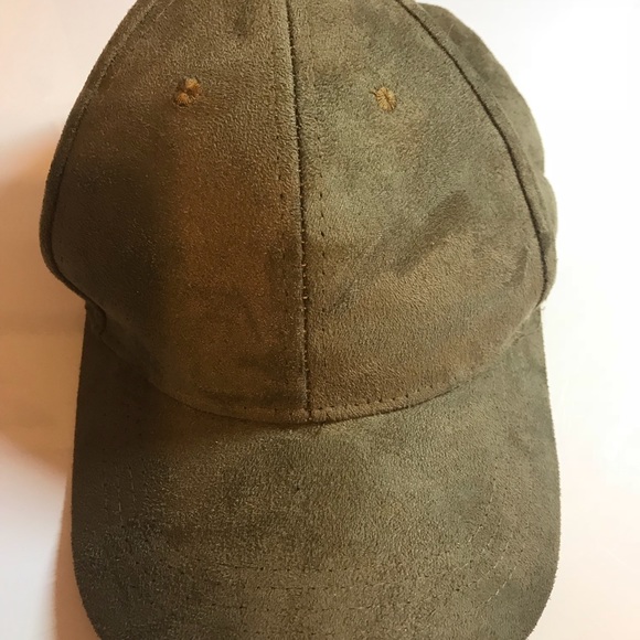Baseball cap - Picture 2 of 3